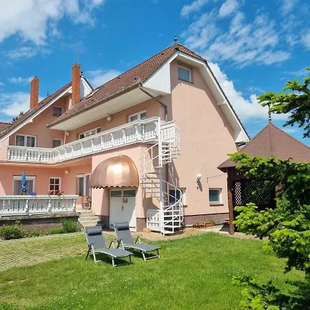 Felho Vendeghaz Guest house 3*