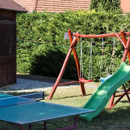Pensjonat Felho Vendeghaz *
