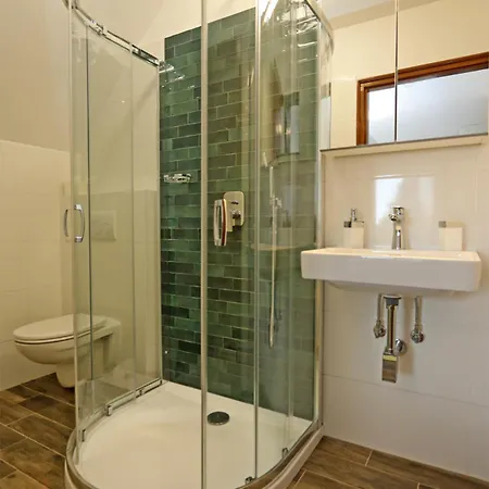 Felho Vendeghaz Πανσιόν