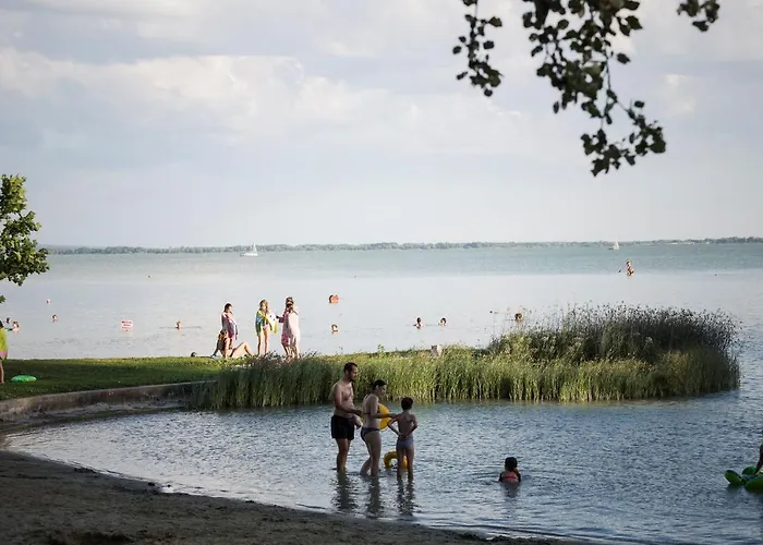 Felho Vendeghaz Гостевой дом Кестхей