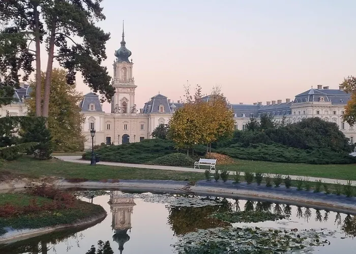 Felho Vendeghaz Кестхей